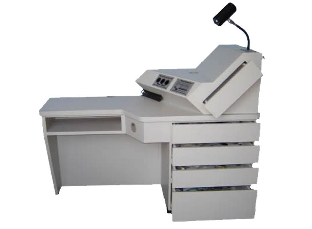 Dovetail Wood Traditions Face the Patient Desk - Optics Incorporated